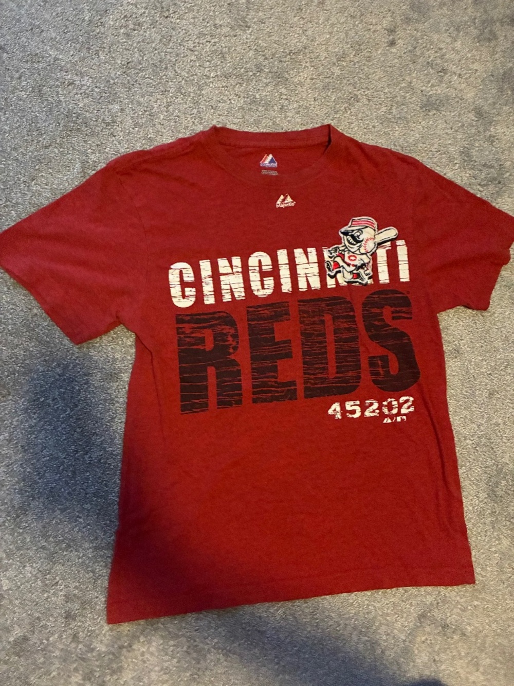 Cincinnati Reds mens small short sleeve shirt red MLB